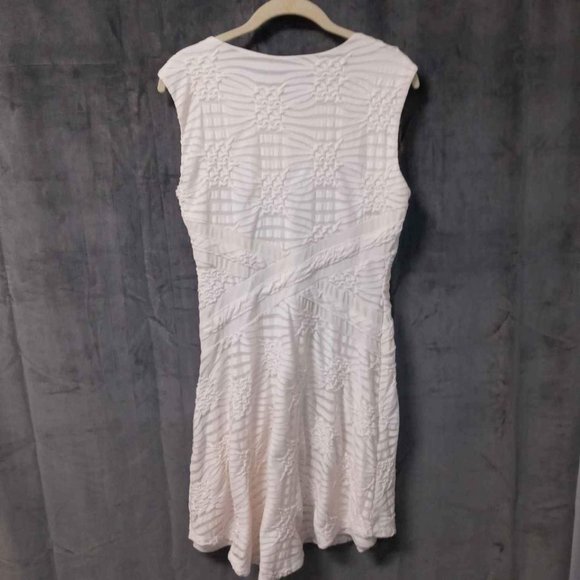 Indication By eci White/Cream Dress With Beautiful Details Size 6 - Picture 3 of 5